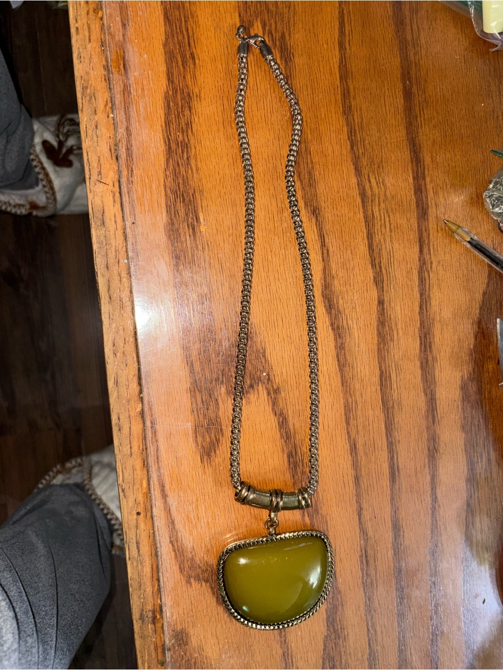 Women's Olive Green Pendanti Necklace. 12 3/4 inches